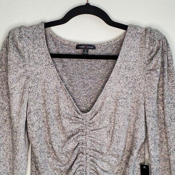 Moa Moa Gray Ruched Top - Picture 7 of 9